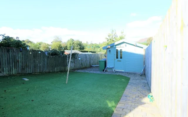 Creityhall Road, G63 0JA 3