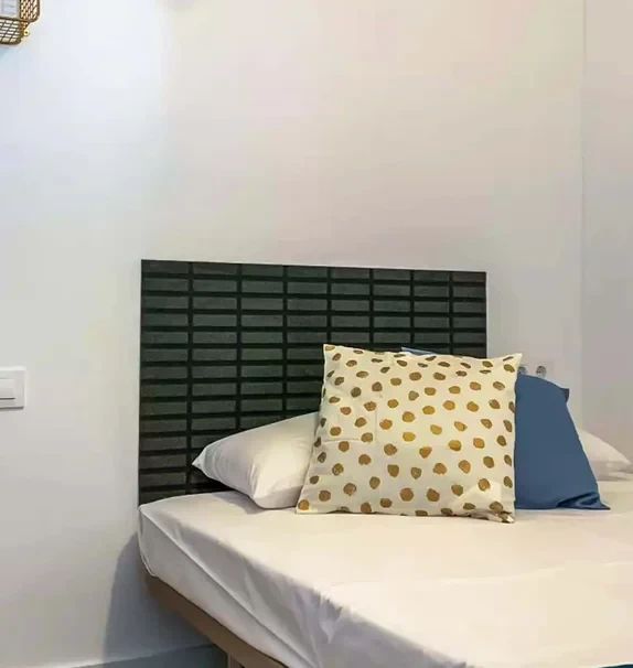 AT3 - Carrer de l'Antiga Travessera L'Hospitalet de Llobregat 08906 Spain