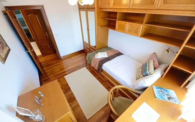 Lezamako trenbide zaharreko bidea Bilbao 48007 Spain 2