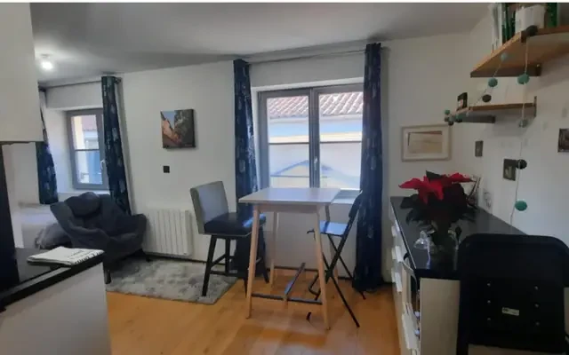 studio near Rue de l'Arbre Sec 2