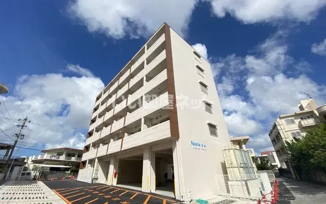 レコルト ドール 3階 - Ginowan student accommodation