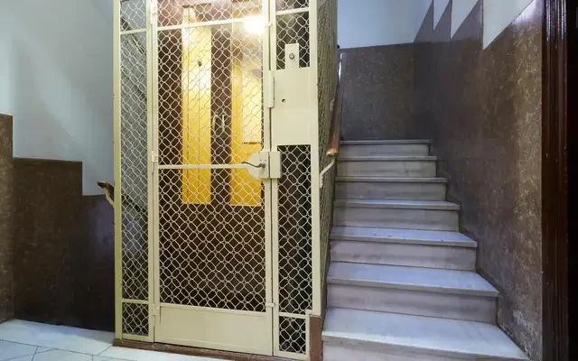 Great 3-bedroom apartment close to Fontana metro station 3