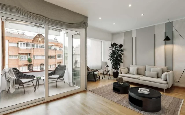 Sabate - 3 bedrooms and office in Sant Gervasi 0