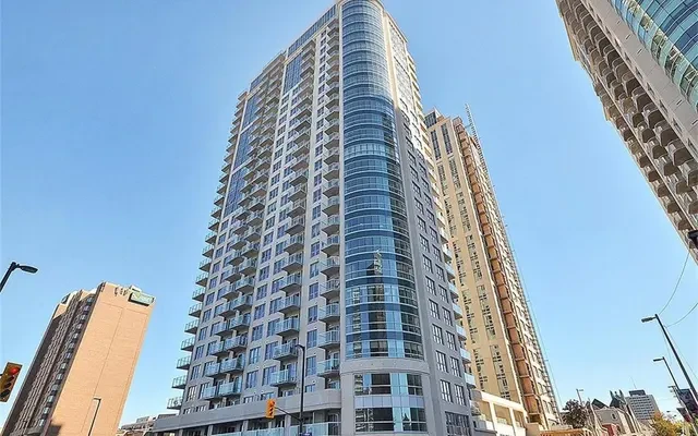242 Rideau Street 1