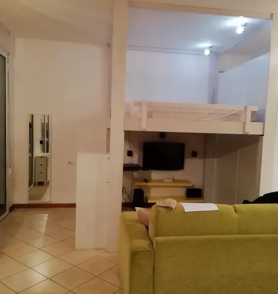 Appartamento open space e box auto singolo in viale Masini