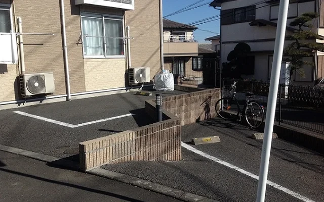 レオパレスかりん 1