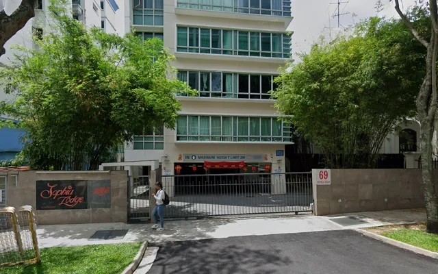 Sophia Lodge - HX 0
