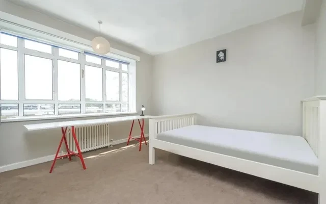 LH-University Street 1