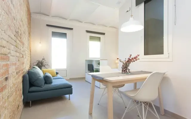 studio in La Sagrada Família (Eixample) 4