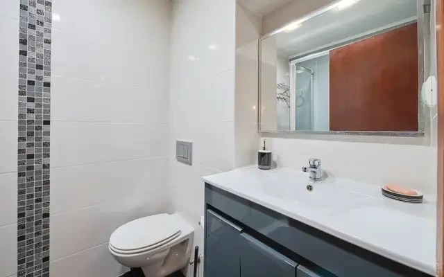 Bed in neat quadruple bedroom near Odivelas metro station - 리스본 학생 숙소 - Quadruple bedroom