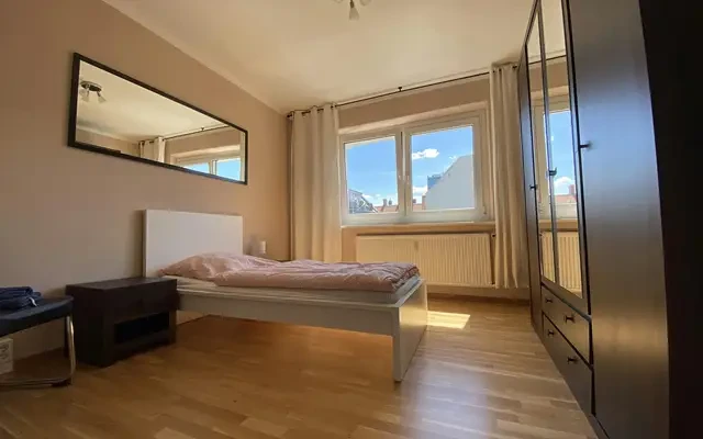 Corinthstrass 1