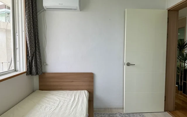 #40 Hyehwa, Four-Bedroom Apartment with Furniture 2