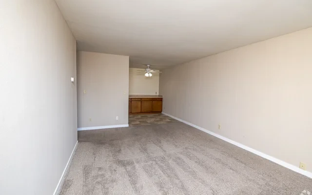 Oakland Manor Apartments 4