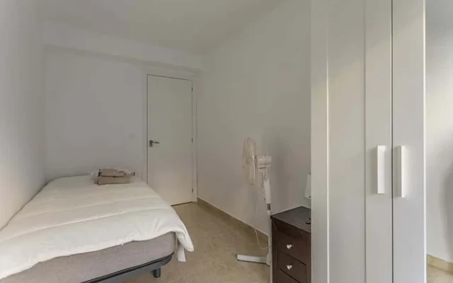 Piso de 4 habitaciones en Aiora 0