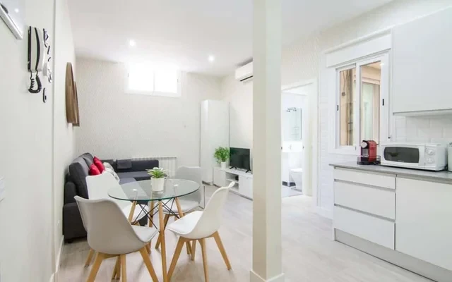 2 bedrooms 2 bathrooms furnished - Nuevos Ministerios - functional in business area 0