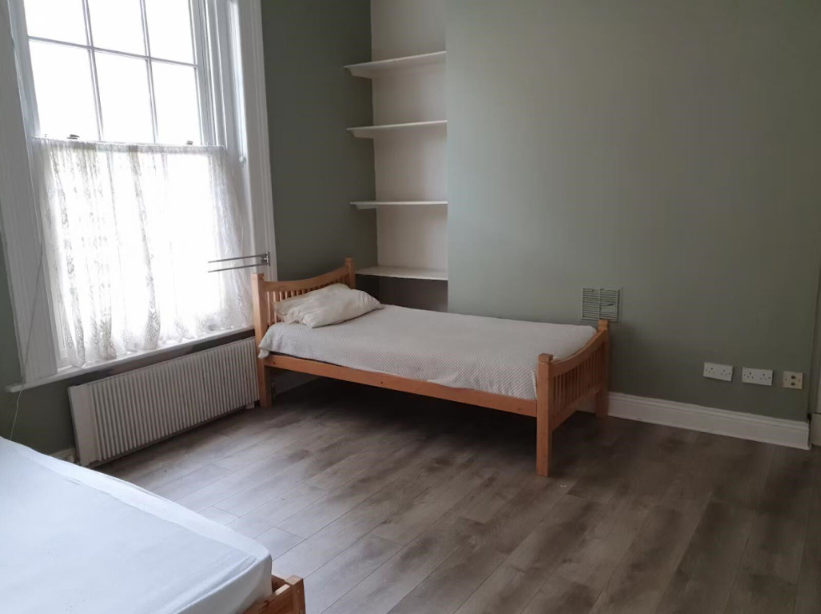 Single bed in cozy twin room in Phibsborough