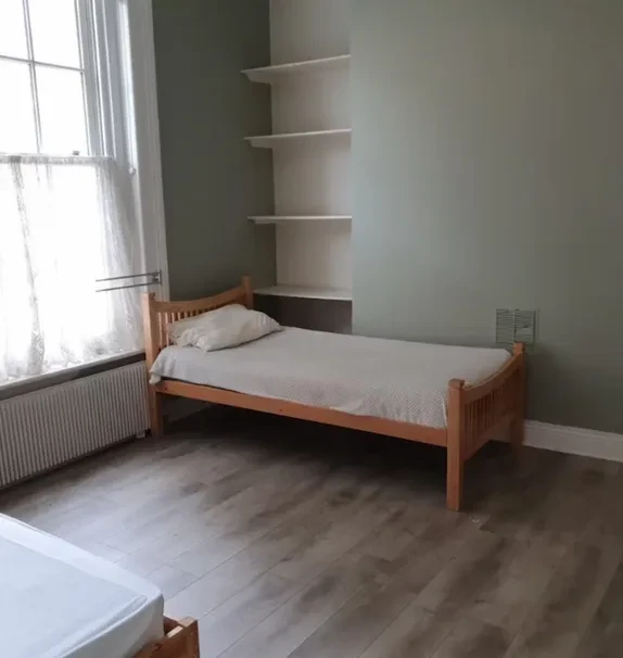 Single bed in cozy twin room in Phibsborough