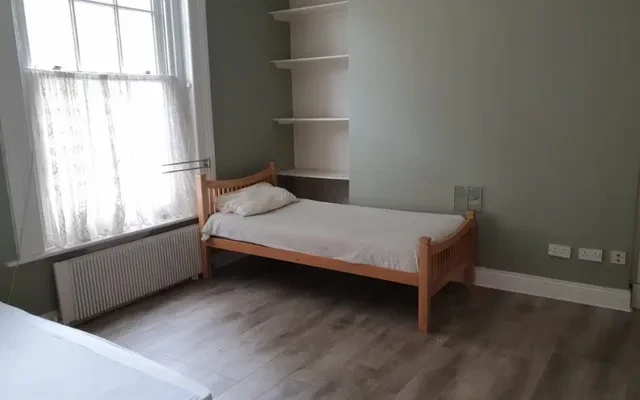 Single bed in cozy twin room in Phibsborough 0