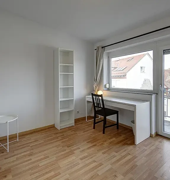 Single bedroom with a balcony, near Maurischer Garten