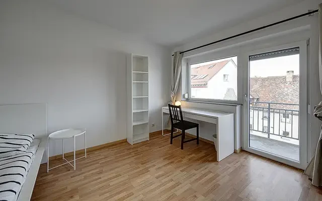 Single bedroom with a balcony, near Maurischer Garten 3