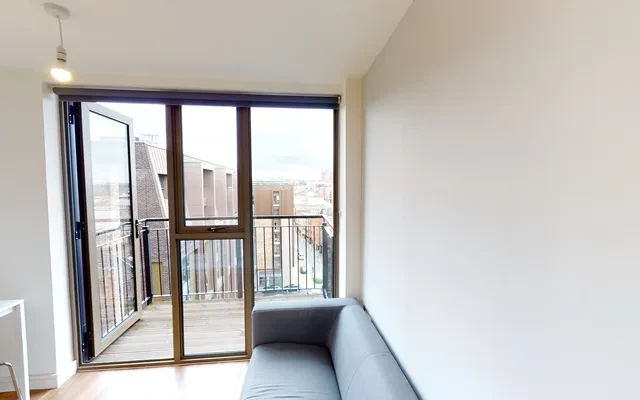 One Wolstenholme Square 4