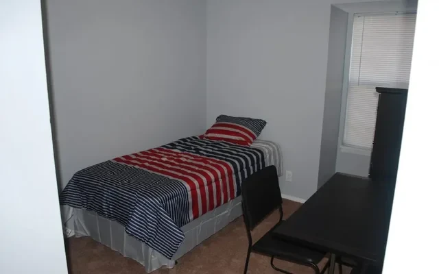 1010 W Springfield 4