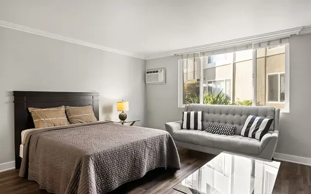 1200 Riverside 2