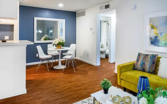 The Daphne Apartments 1