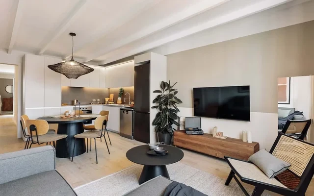 Coipasa - 3 bedrooms and terrace in Eixample Dreta 2