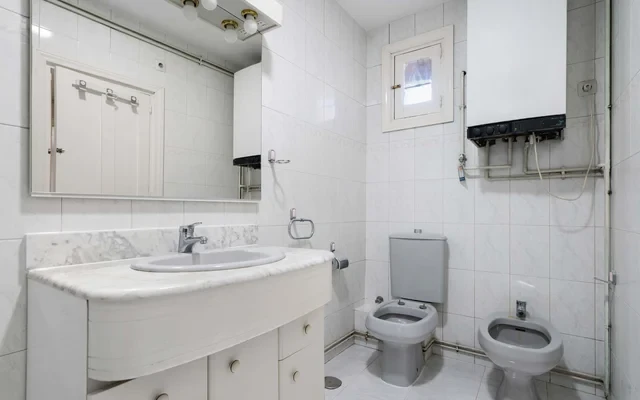 Apartment in Calle de Lopez de Hoyos, Madrid with 2 bedrooms 3