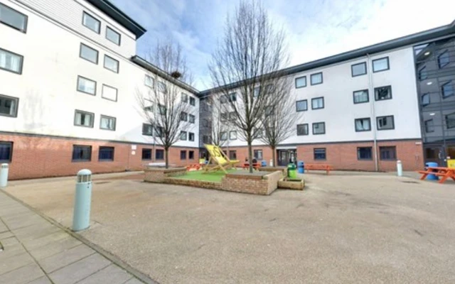 Waterside Court 3