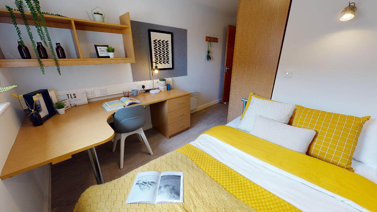 Silver En Suite Plus