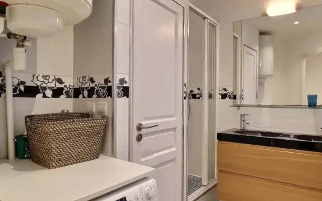 apartment in 8th arrondissement, Paris 4