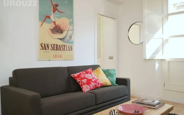 Ramblas Deluxe 1 Bedroom Apartments 2
