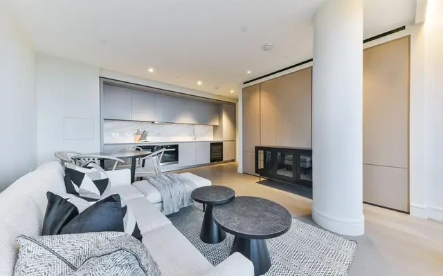 One Bishopsgate Plaza, Houndsditch, London, EC3A 7AB 0