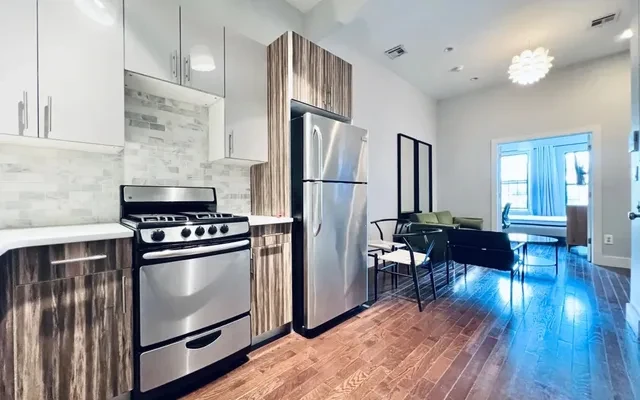 1136 Willoughby Avenue, Brooklyn 4