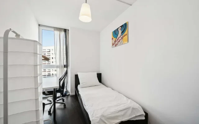 Bernhard-Weiss-Strasse 1-3DE-01-302-001 2