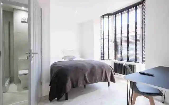 11 Avondale Street 3