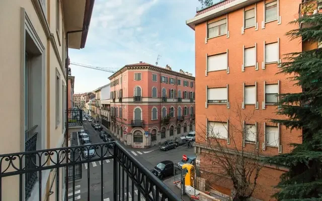 studio near Via Giacinto Carena 1