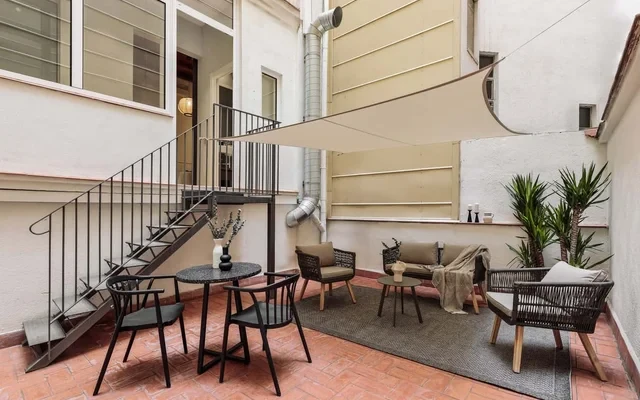Gava - 3 bedrooms and terrace in Sagrada Familia 1