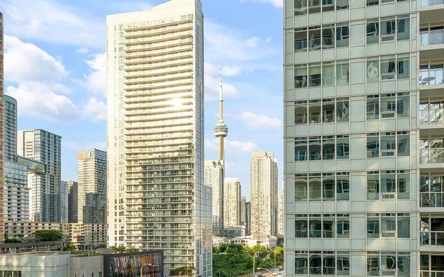 The LakeShore Condos 3