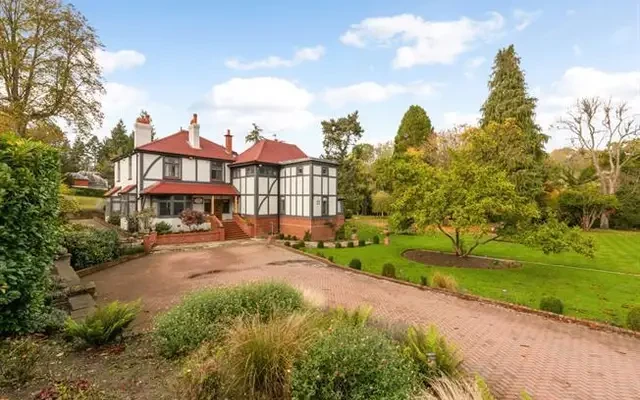 Woldingham, Caterham, CR3 7HG 0