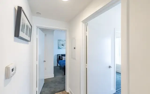 Fully furnished 3 Bedroom Apartment on Poinsettia Place 2