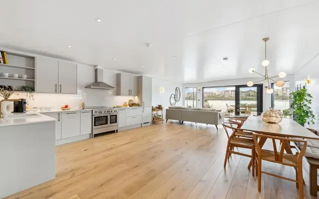 Cheyne Walk, London, SW10 0DG 3