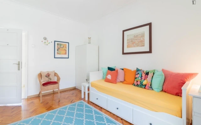 Sunny 1-bedroom apartment in Ajuda 1