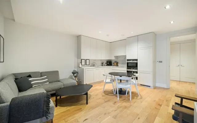 Flat 63 Renaissance Square Apartments, Palladian Gardens, London, W4 2DZ 3