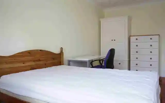 Entire Place·3B···4 St Pauls Road 1