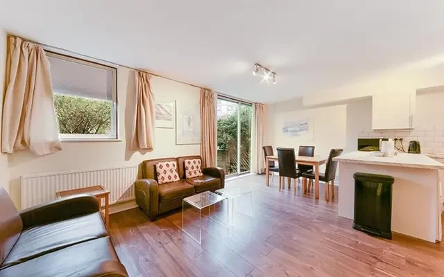 Tamarind Yard, London, E1W 2JT 1