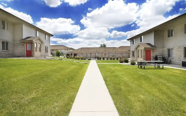 Oak Point Apartments 4