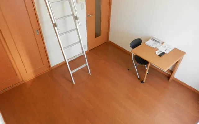 レオパレスフォート香ヶ丘 106号室 1